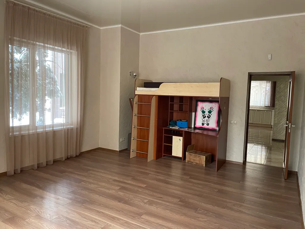 Комфортный дом недалеко от центра города