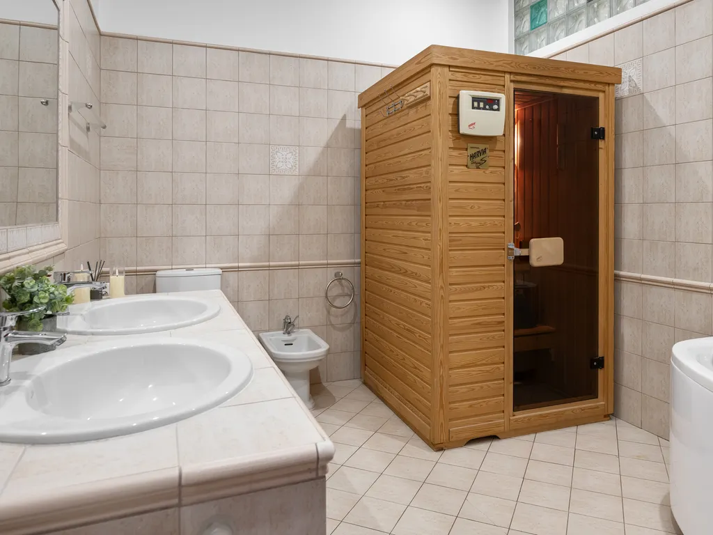 У Сретенского бульвара с сауной и двумя санузлами