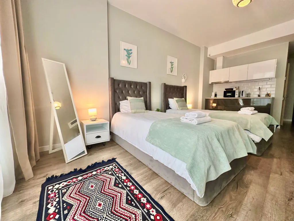 Квартира Студия с двумя кроватями, бассейн + парковка, white sails — Батуми