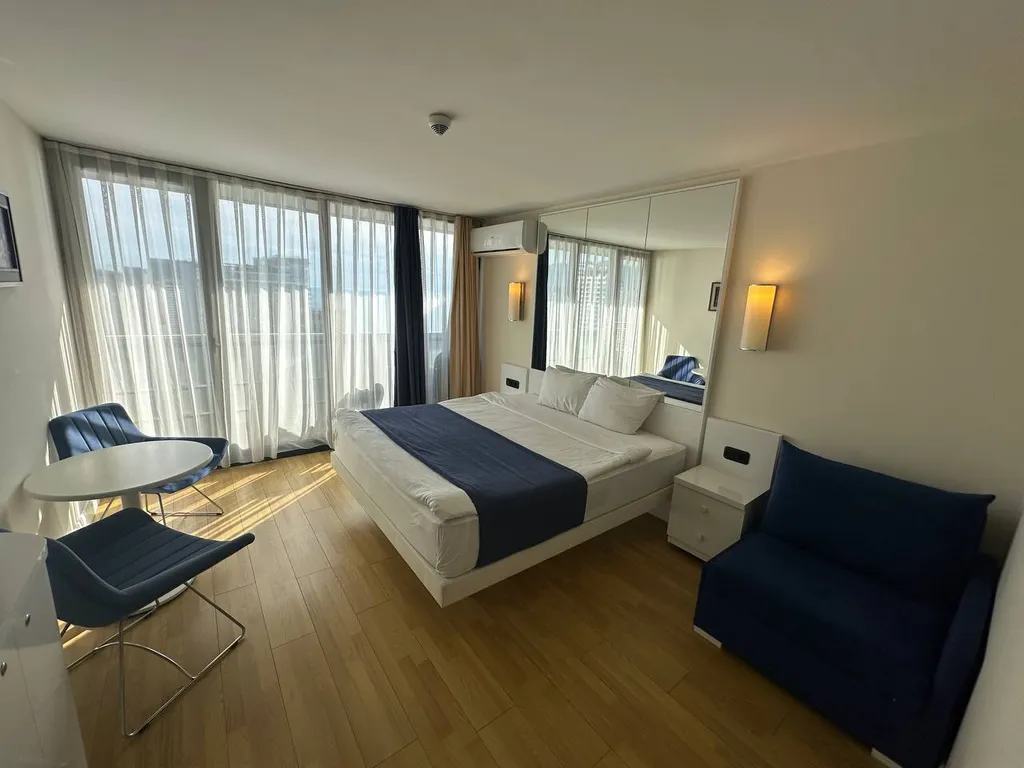 Апартамент у моря с шикарным видом в Апарт-Отеле Orbi City