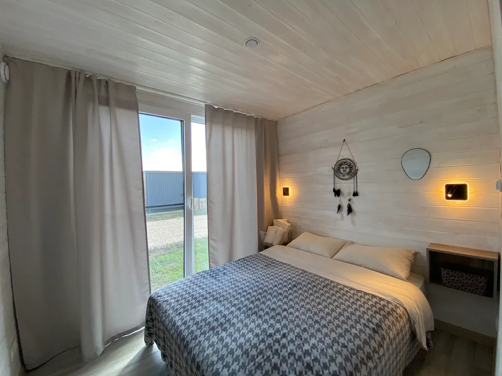 Домик в долине терм с видом на горы