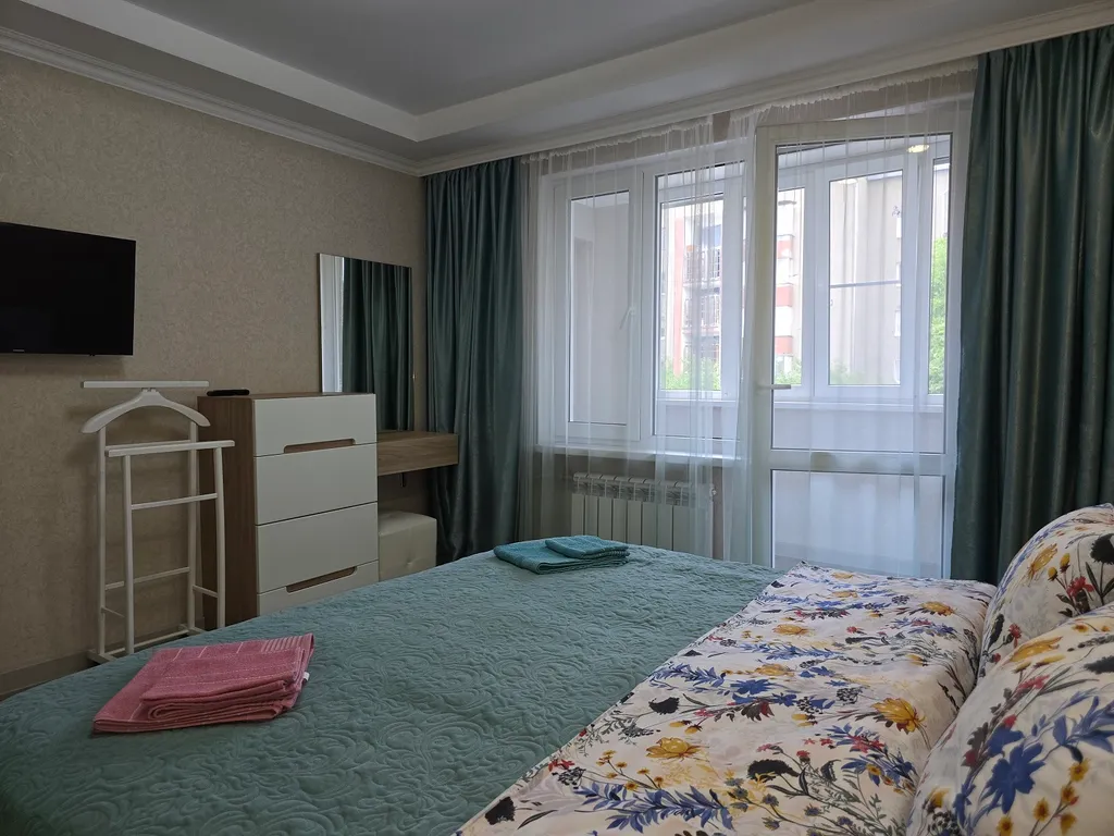 Большая квартира с новым ремонтом в центре города