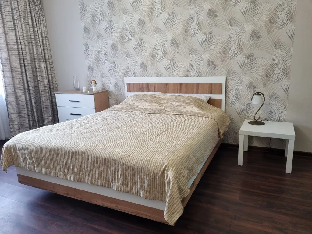 Просторная 2-комнатная квартира в тихом районе — аренда посуточно в Пионерский