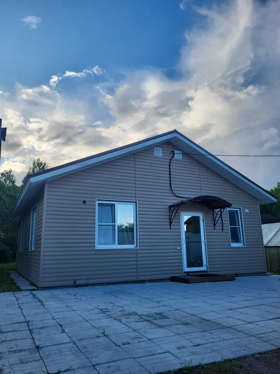 Дом у залива и клуба Фаворит