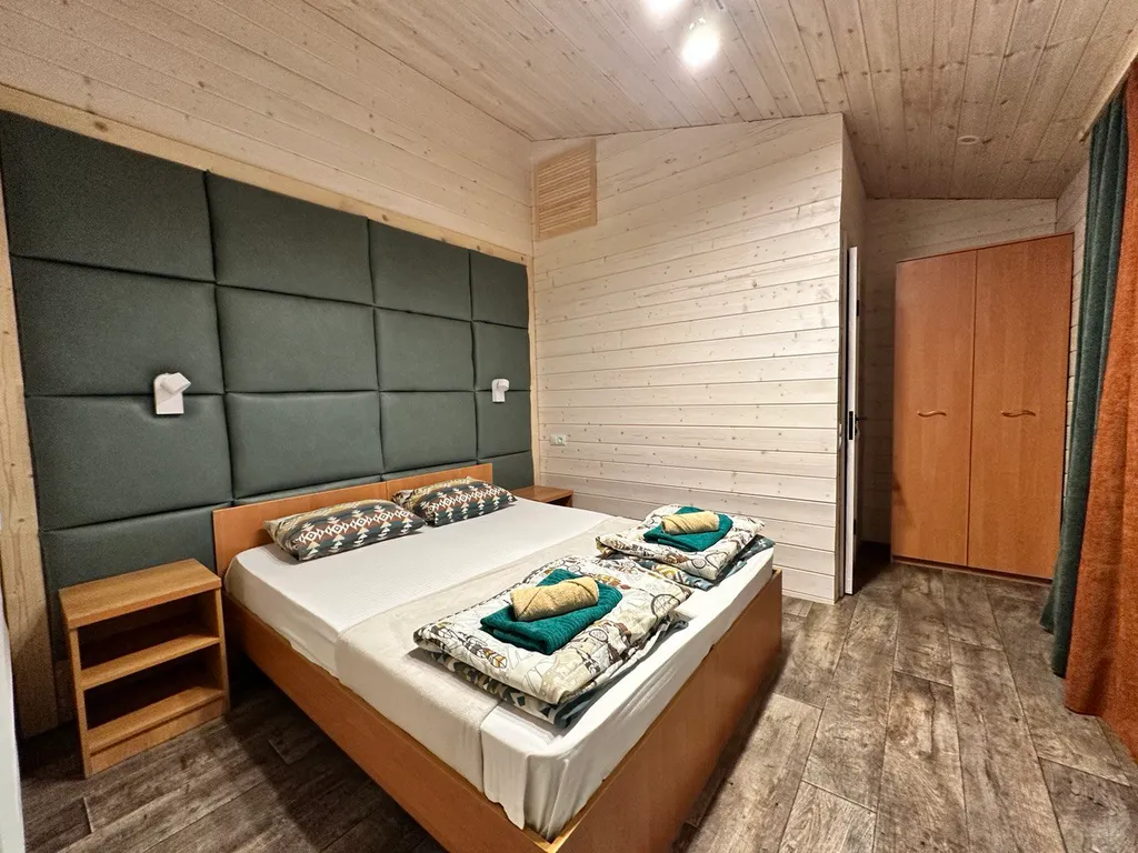 Дом шале в сосновом лесу