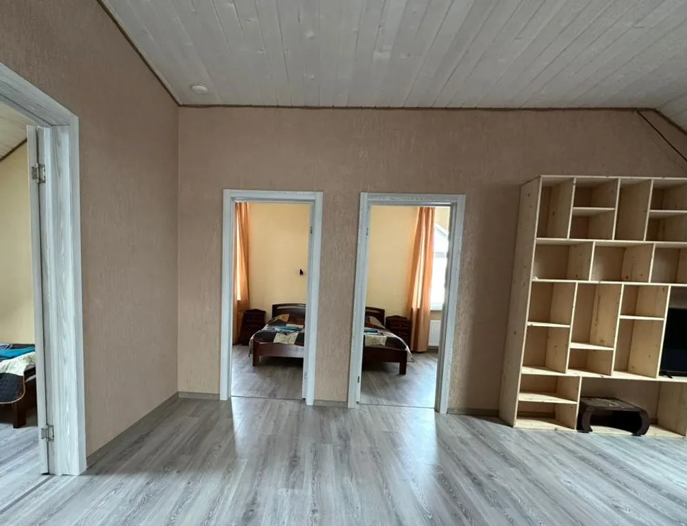 8-комнатный Дом