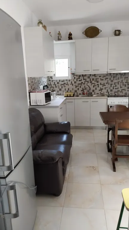 Дом у соснового парка и моря