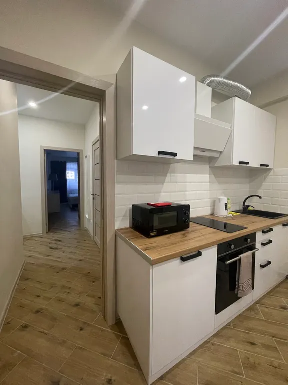 Апартаменты с тремя спальнями и гостиной напротив казино