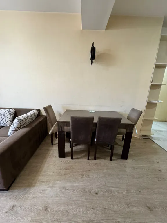 Трехкомнатная квартира у пл. Саакадзе