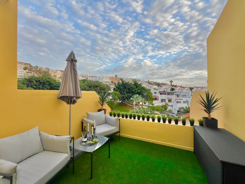 PaulMarie Apartment with heated pool in Las Brisas