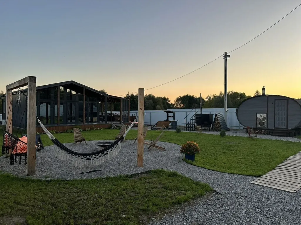 Современный дом с баней и чаном