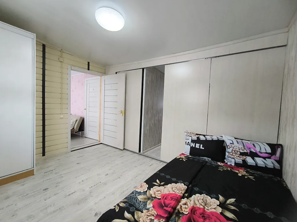 Комфортабельный 2-этажный дом с панорамным остеклением и русской баней