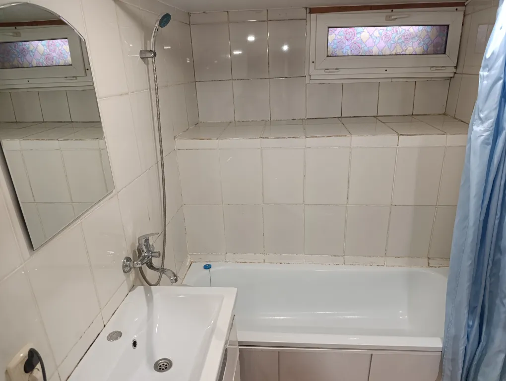 Трёхкомнатная часть дома в самом центре