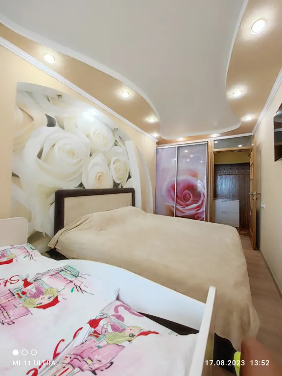 Семейная трехкомнатная квартира с видом на море