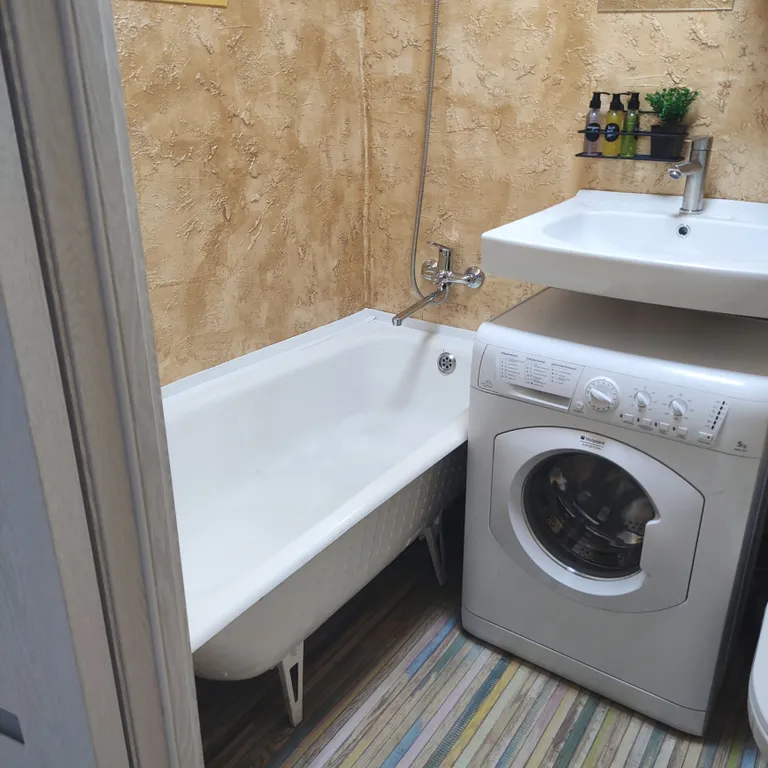 Квартира в центре Нефтяников