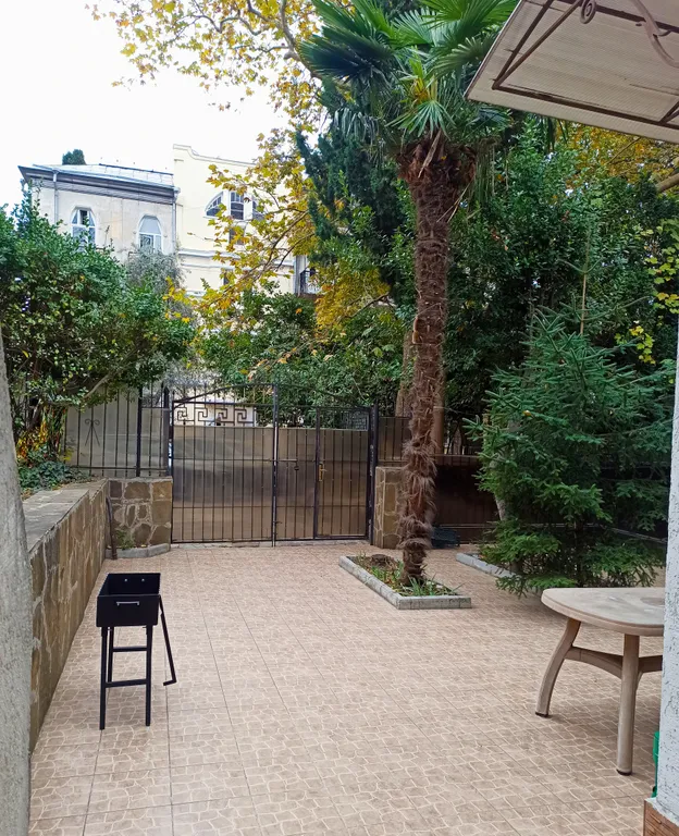 Коттедж Коттедж СВОЙ  двор, мангал, парковка.... — Ялта