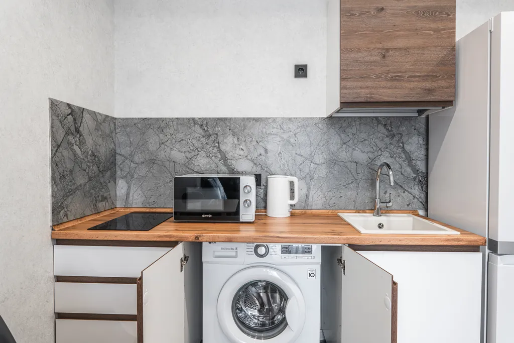 Апартаменты с отдельной спальней в центре