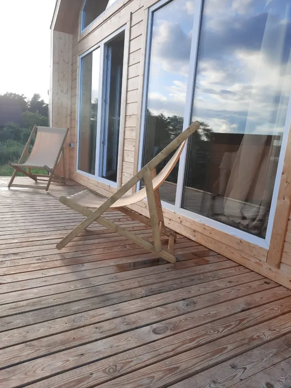 Домик с видом на озеро