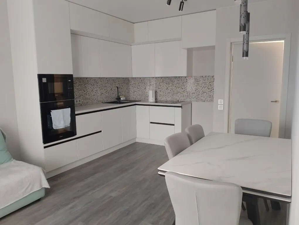 Студия в новом элитном районе, с новым евроремонтом