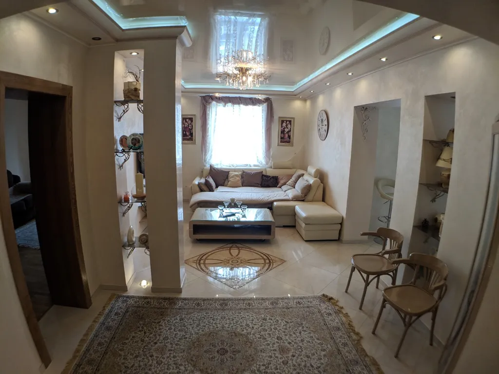 Дизайнерская двухуровневая 3-комнатная квартира с сауной и каминным залом — аренда посуточно в Калининград