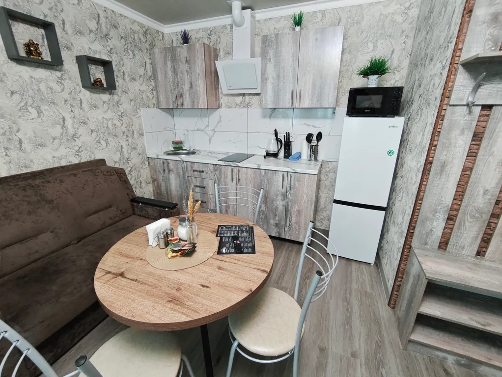 Светлая студия в центре (№13)