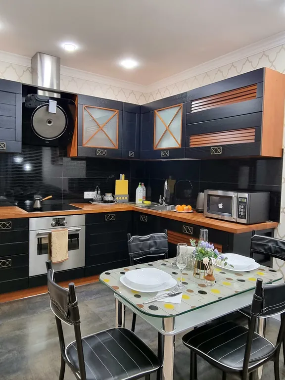 Уютная евродвушка в новом доме с видом на Лавру