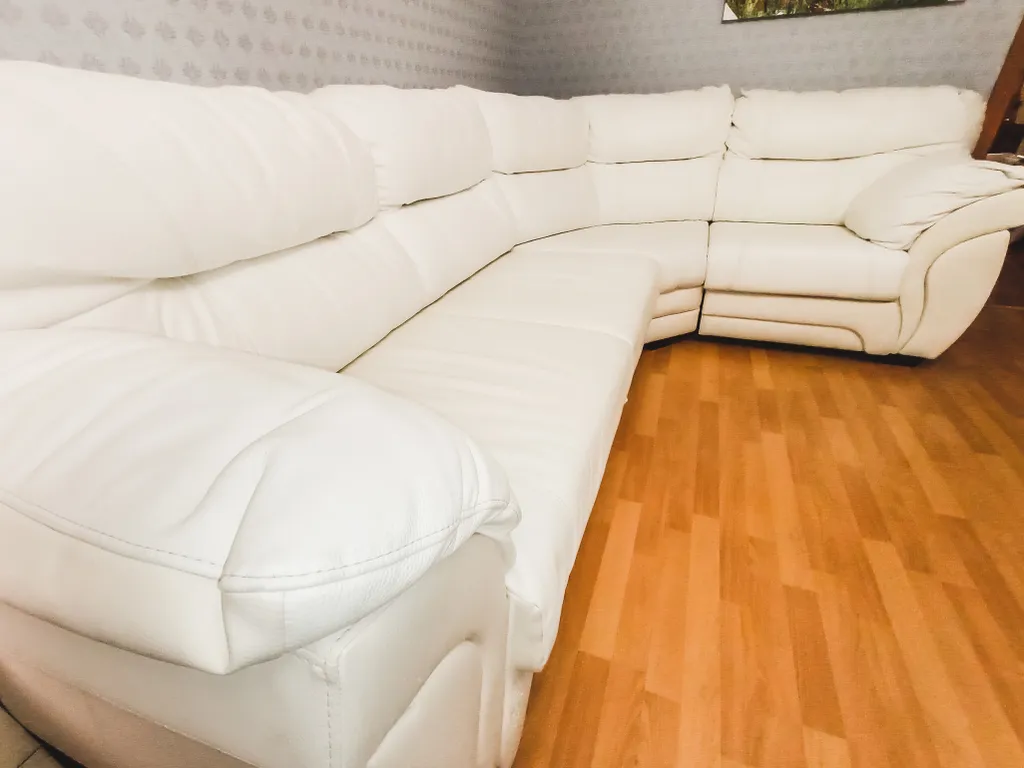 Трёхкомнатная квартира в центре на площади Ленина