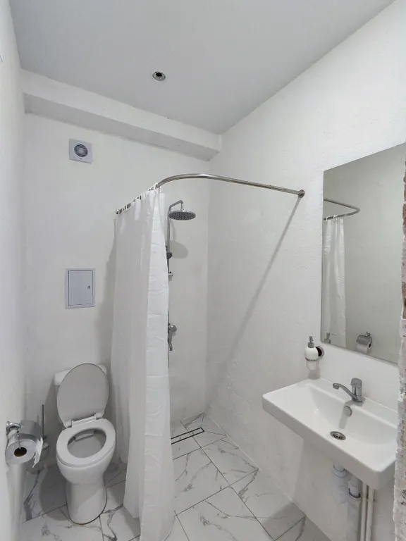 Уютная комната у моря