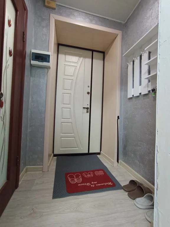 Светлая квартира, с темной зоной отдыха, на центральной улице