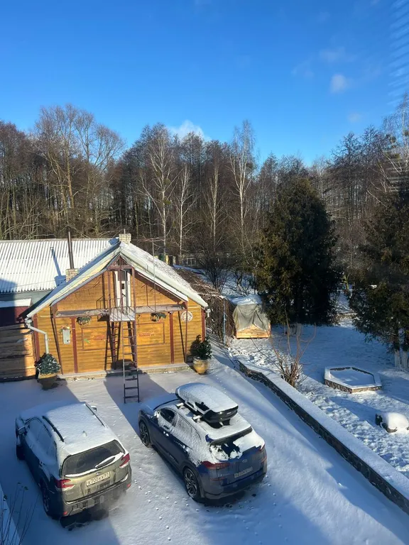 Уютный домик с баней, камином и террасой возле пруда