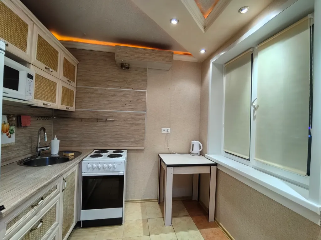 Квартира с отличным видом, душевой кабиной и балконом