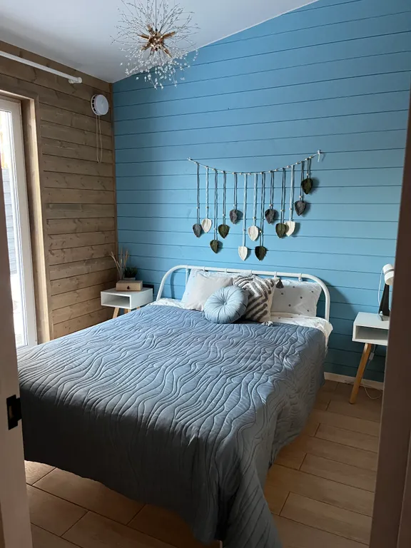 Дом в окружении сосен