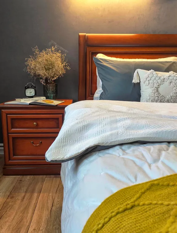 Уютный дом с беседкой у реки в тихом месте