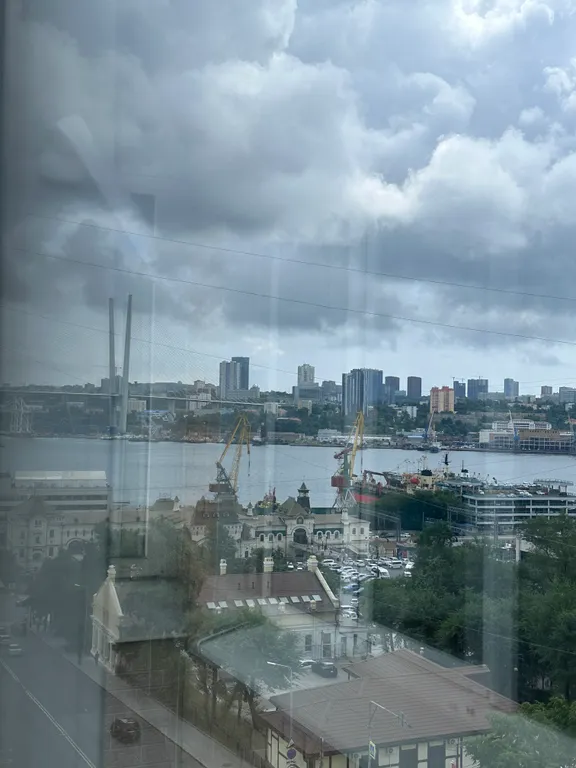 Квартира Квартира Шикарная студия с видом на мост — Владивосток