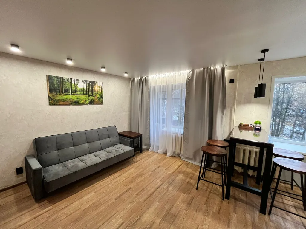 Квартира в 1 минуте ходьбы от нижнекамских терм с новой мебелью