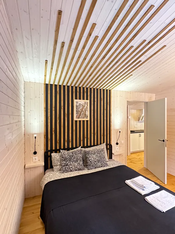 Сказочный домик в лесу