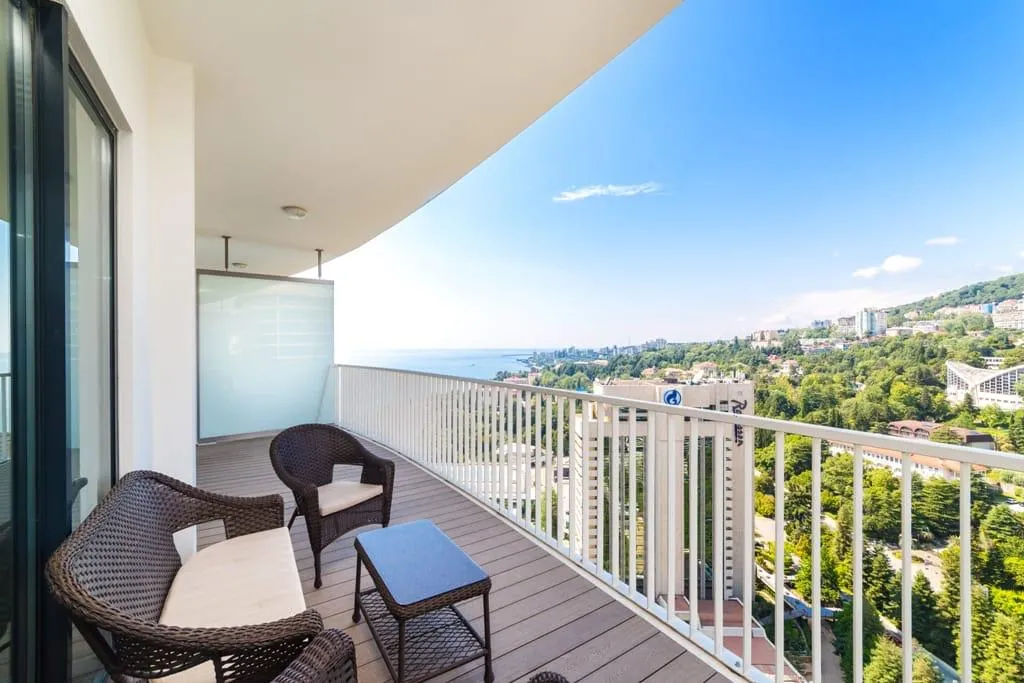 Апартамент на высоком этаже с видом на море