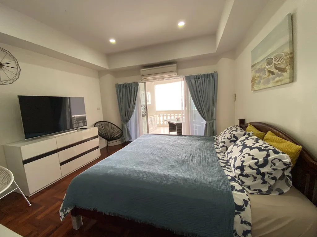 Семейная студия с видом на море