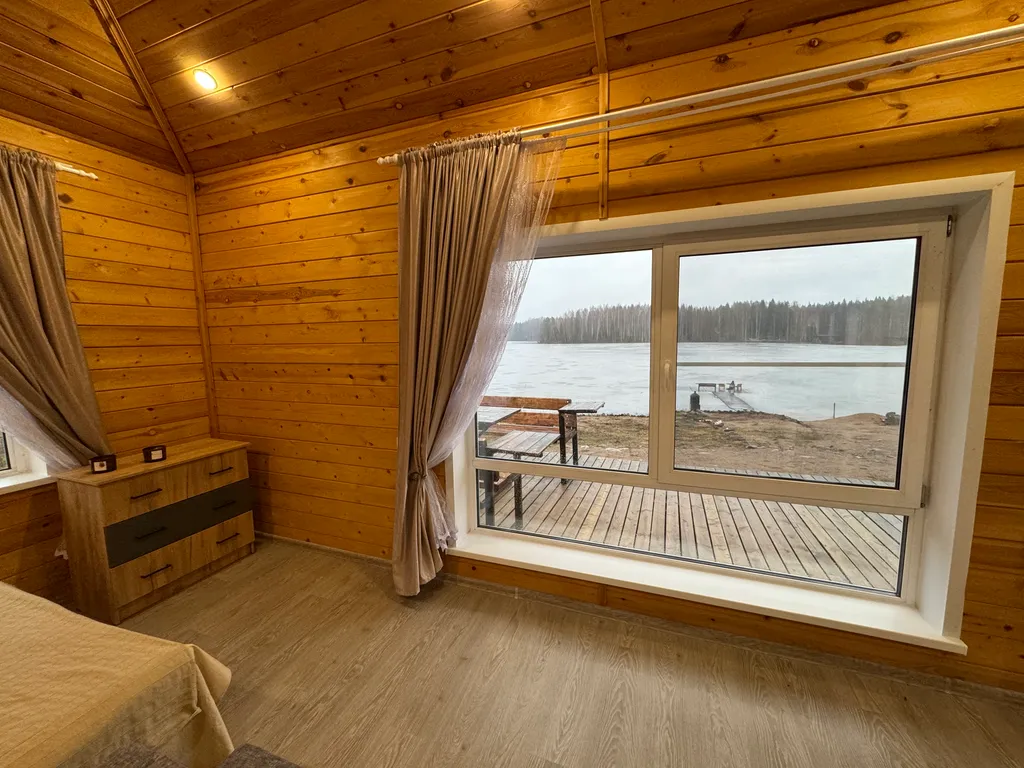 Дом на первой линии у озера в Карелии