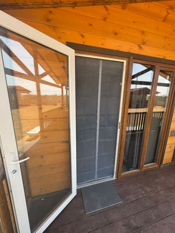 Гостевой комплекс Голден Хаус на первой береговой линии