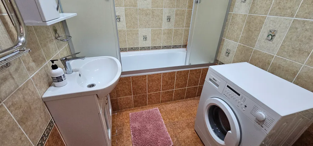 Современные трехкомнатные апартаменты на 14 этаже