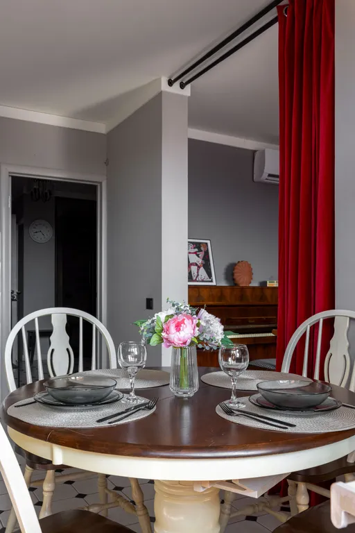 Духкомнатная квартира рядом с метро Электросила