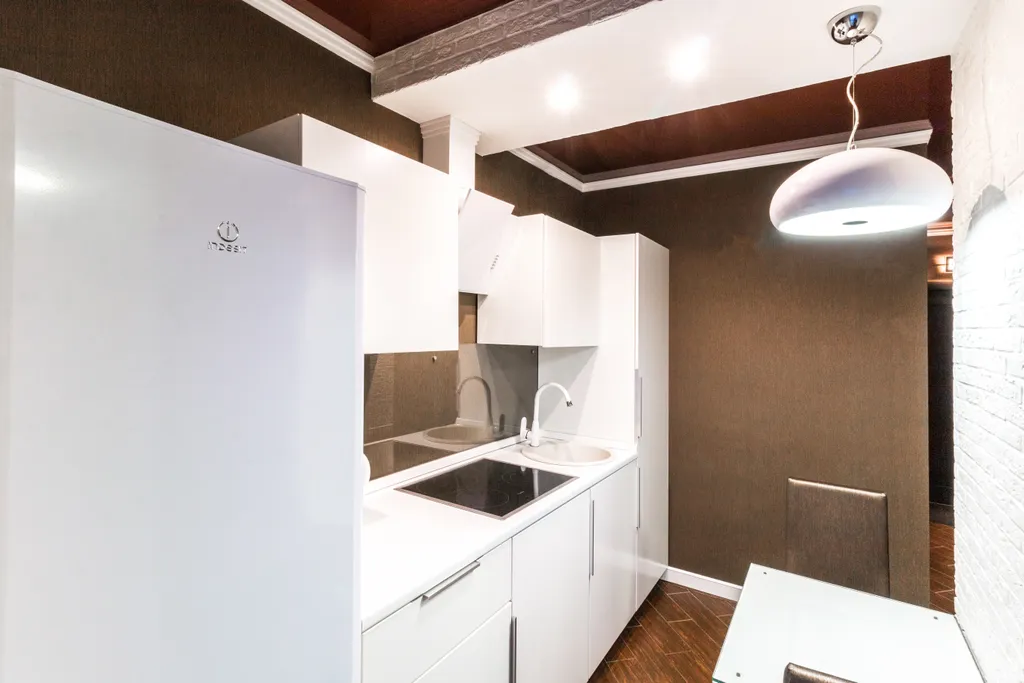 Студия с джакузи и камином