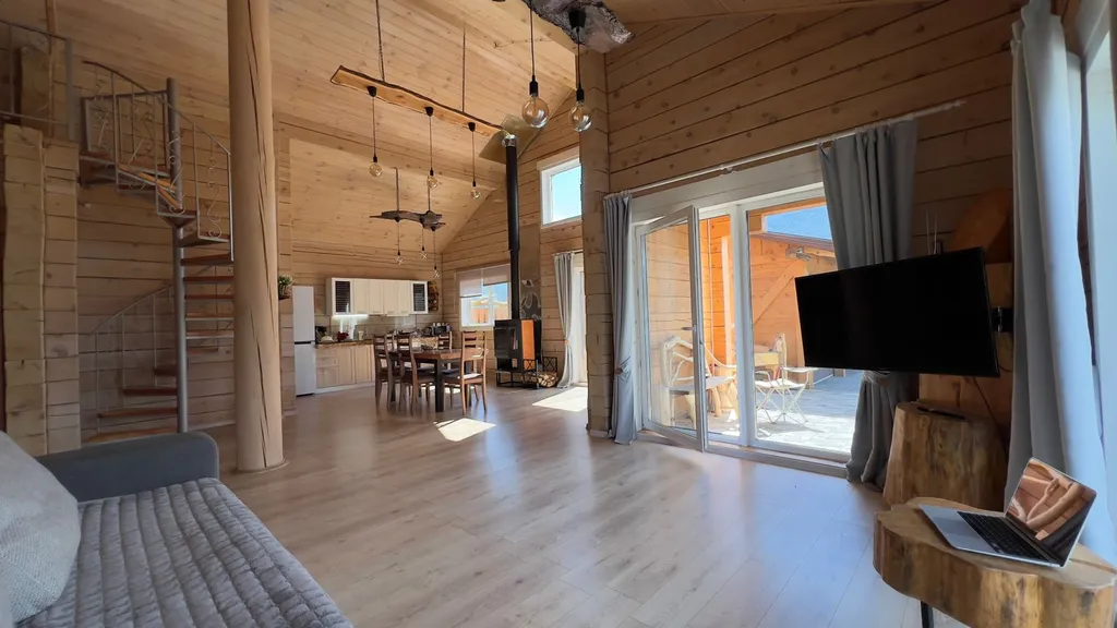 Маленькая кедровая вилла VillasViktoria