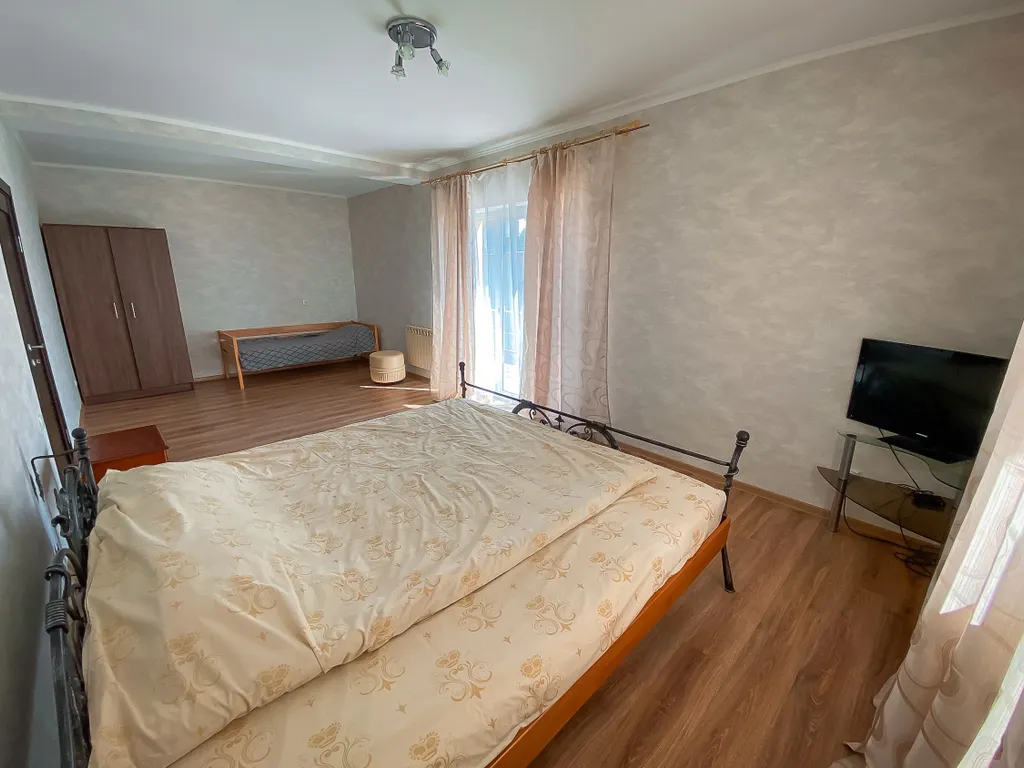 Частный дом с видом на море возле Ялты