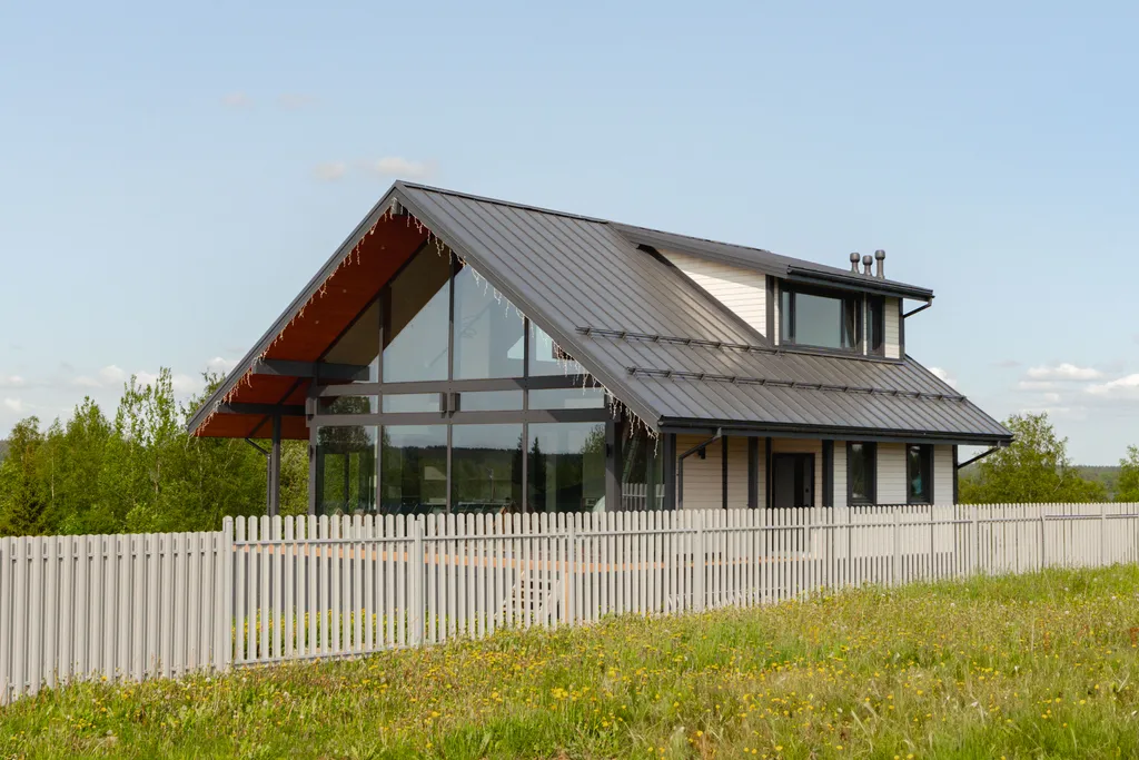 Коттедж Стеклянный дом на берегу Мичуринского озера возле склонов для катания — Мичуринское