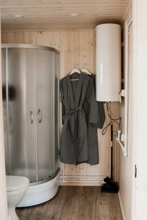 Уютный дом в сосновом лесу