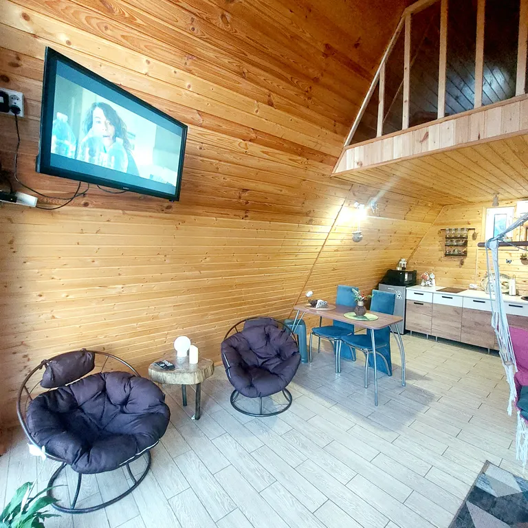 Домик а-фрейм на Марсе