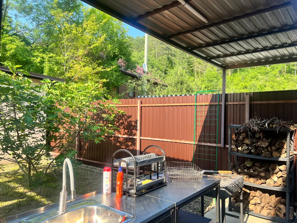 Большой дом с бассейном