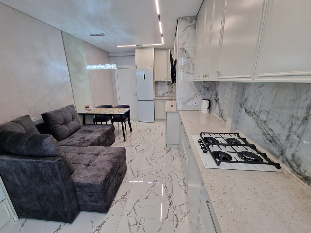 Квартира с ремонтом и видом на озеро Мойнаки